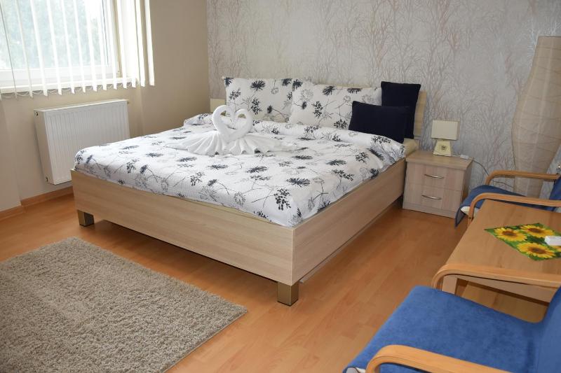 Deluxe Double Room with Shower image 1