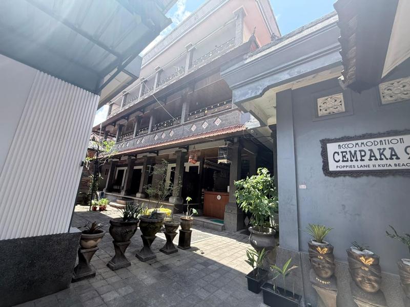 Cempaka 2 Homestay - image 1