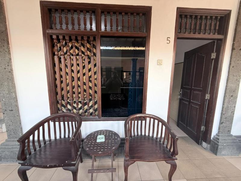 Cempaka 2 Homestay - image 3
