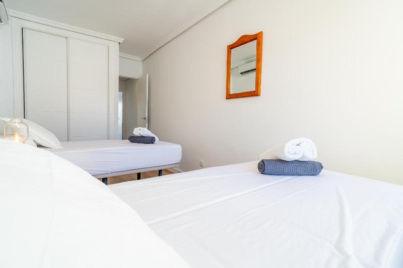 Cubo's Suite Sol Fuengirola Apartment - image 6