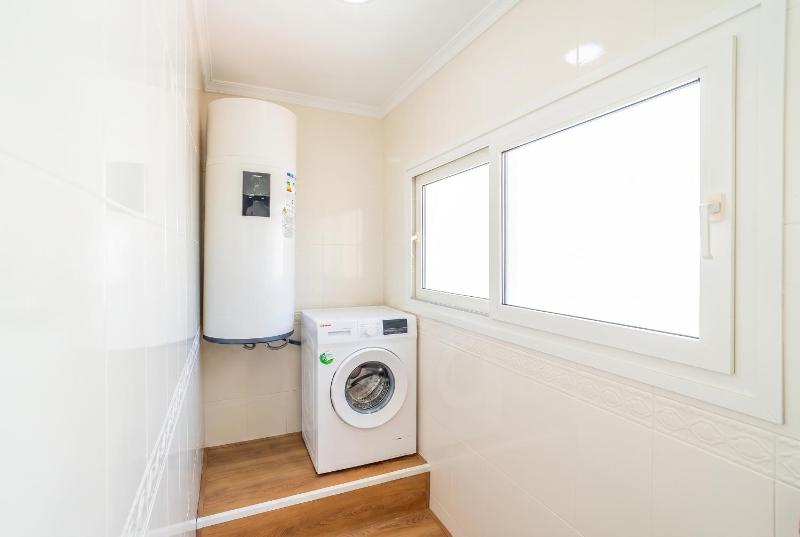 Cubo's Suite Sol Fuengirola Apartment - image 10