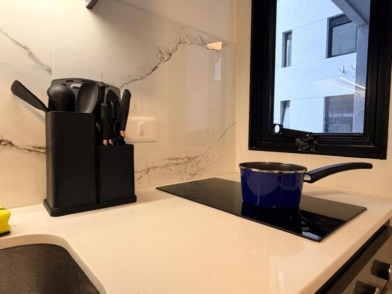 Suite amoblada con cowork piscina y gimnasio en Cordon Montevideo - image 12