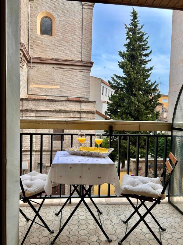 ChezmoiHomes Central Prime Apartment I FREE Parking - image 14