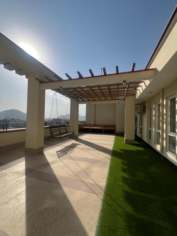 Crown Plaza 1  Apartment - image 1