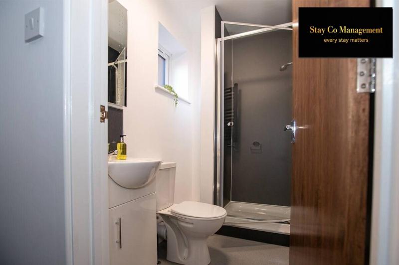 Serviced apartments Opposite Leicester Railway Station - By StayCo - image 39