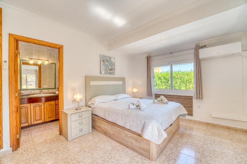 Ideal Property Mallorca - Villa Montelo - image 8