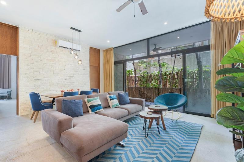 Cosy Designed 5BDR 8beds dual apts w amenities - image 14