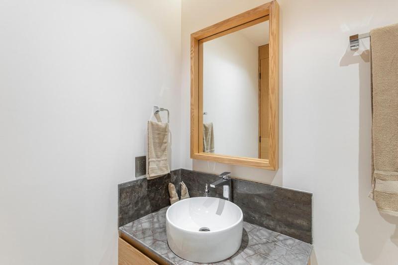 Premium Studio Luxury Amenities rooftop pool - image 9
