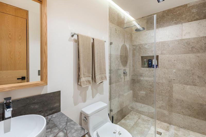 Premium Studio Luxury Amenities rooftop pool - image 10
