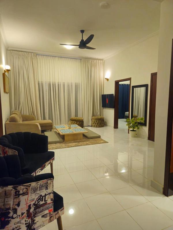 Luxury stay 2 bedroom apartment Bahria - image 2