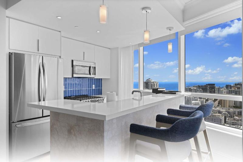 Fontainebleau Miami Beach Tresor Private Luxury Suites - image 13