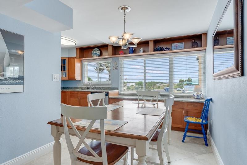 102D - 2BR / 2 Bath at Seaspray Condos on Okaloosa Island Fort Walton Beach Fl - image 38