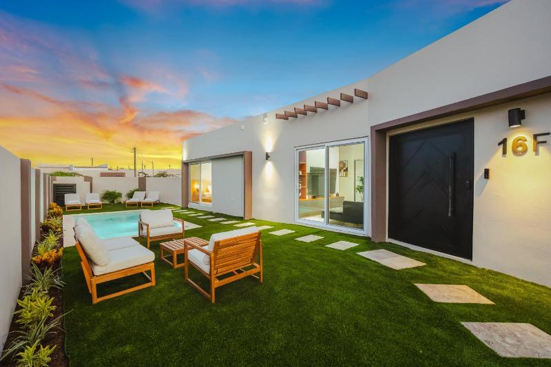 Stylish Villa Quiet Aruba - image 1