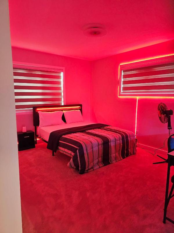 SwitHome Glen Near Yeg Airport 5 beds 25 baths - image 43