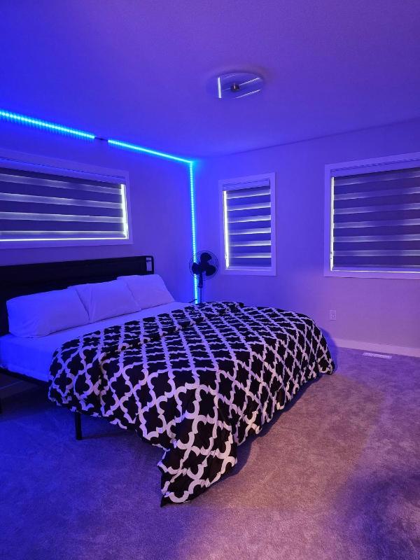 SwitHome Glen Near Yeg Airport 5 beds 25 baths - image 42