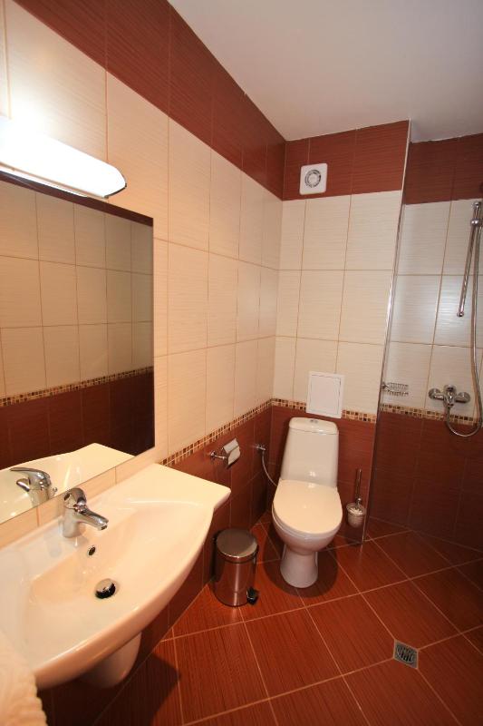 Double Room with Balcony image 2