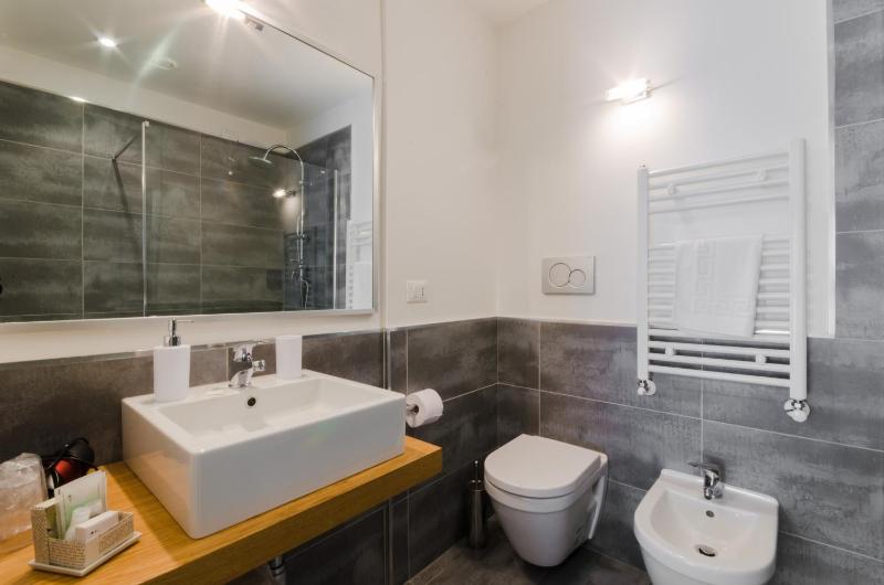 Double or Twin Room image 3
