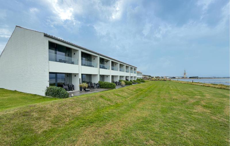 1 Bedroom Gorgeous Apartment In Ebeltoft - image 1
