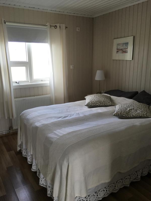 Three-Bedroom House image 4