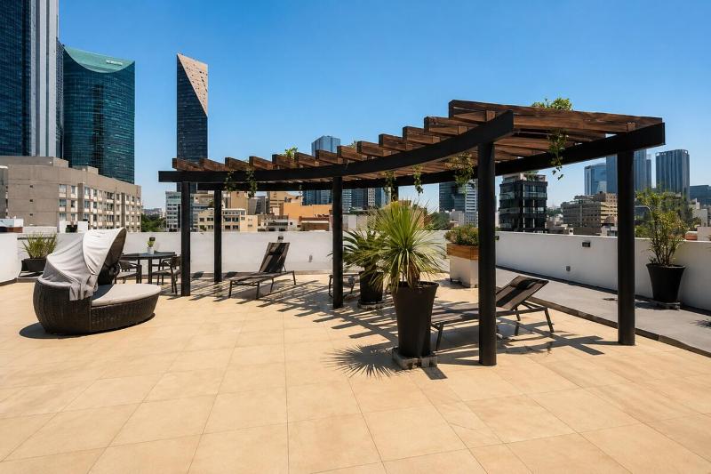 Condesa Loft w Balcony Fast WiFi Jacuzzi - image 18