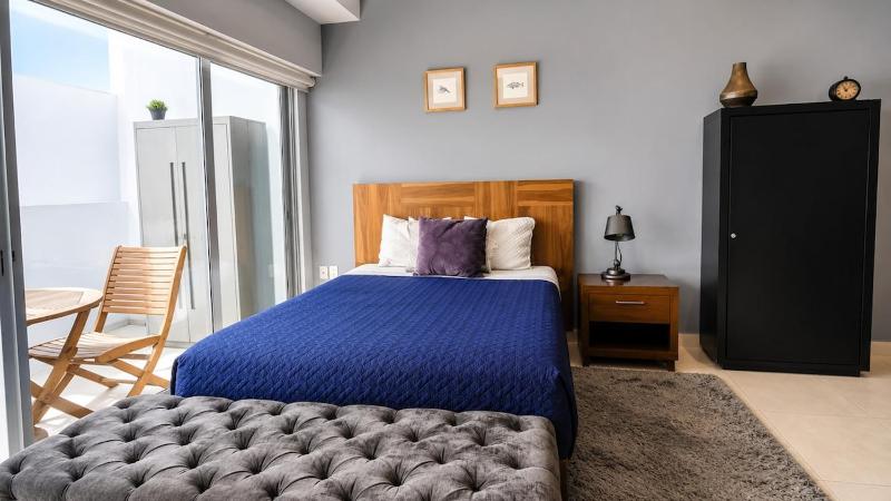 Condesa Loft w Balcony Fast WiFi Jacuzzi - image 17
