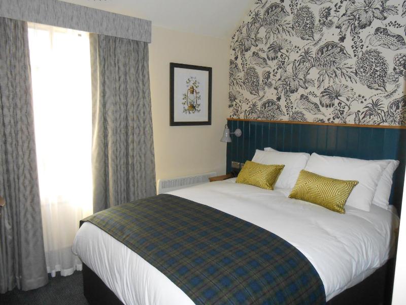 Deluxe Room image 3