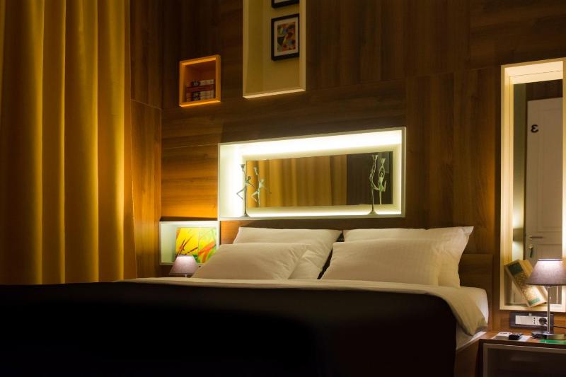 Double Room with Private External Bathroom image 2