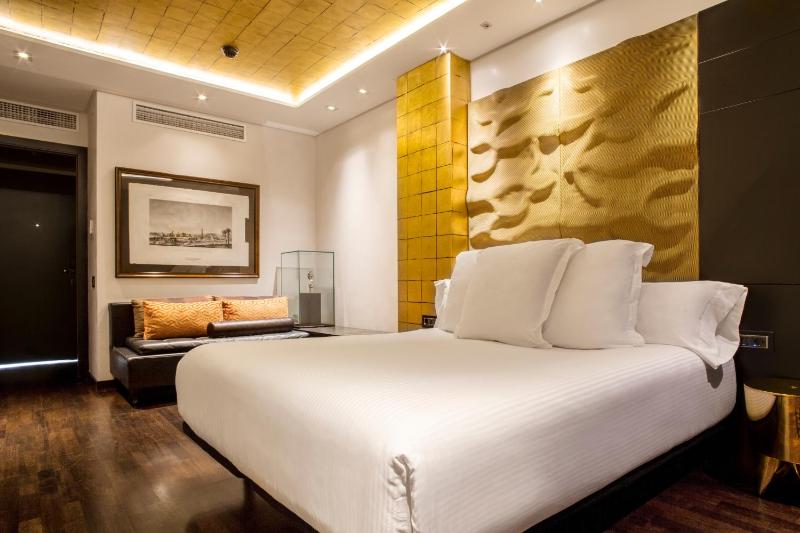 Superior Double or Twin Room (1-2 Adults) image 3