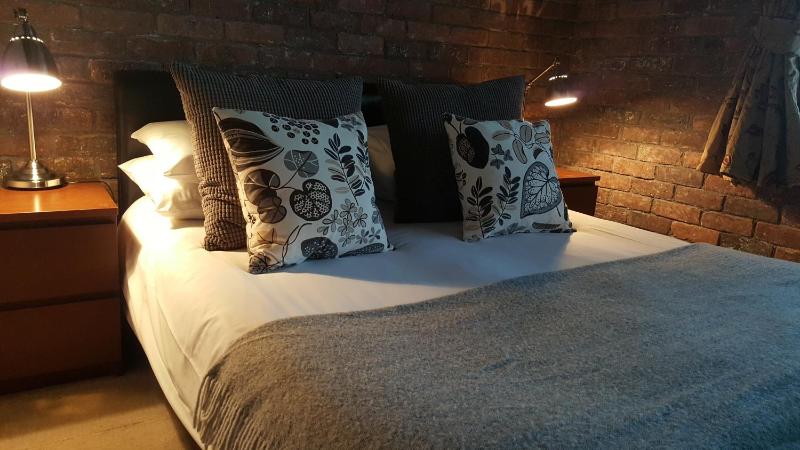 Double Luxury Ensuite Room image 2