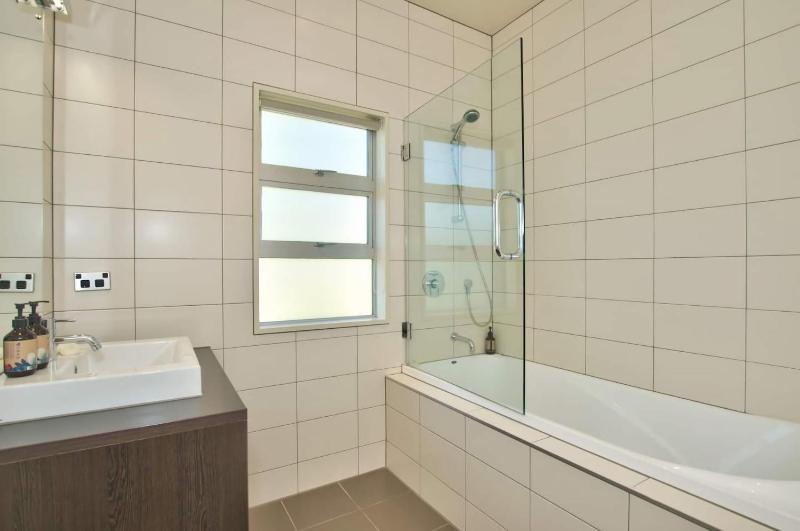 QT Chalet with spa pool - image 6