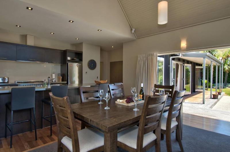 QT Chalet with spa pool - image 32