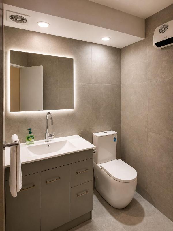 Apt12 Lakefront Apartments - image 8