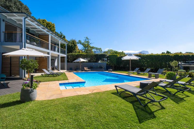 Constantia Winelands Lodge - image 12