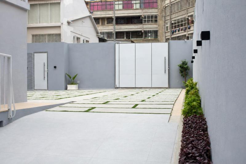 C D V Residences - image 7