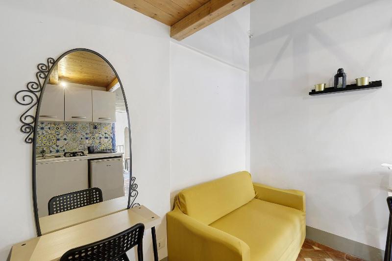 Little House In Trastevere - image 14