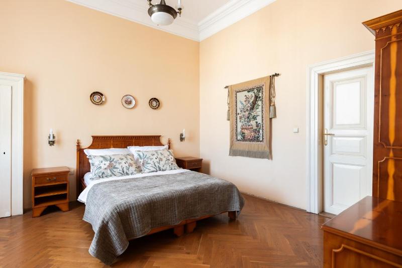 Charming 2BR Apartment Near the National Museum by EasyBNB Premium - image 10