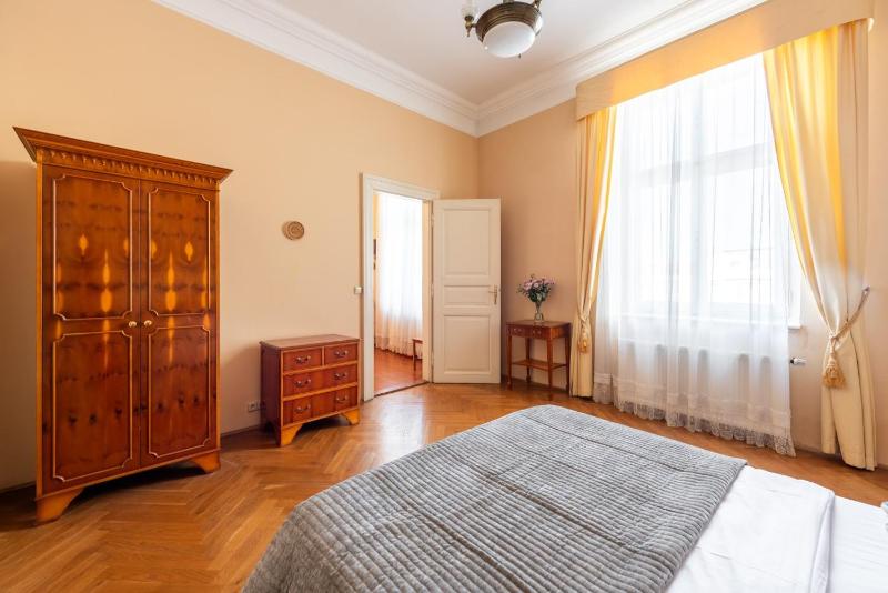 Charming 2BR Apartment Near the National Museum by EasyBNB Premium - image 14
