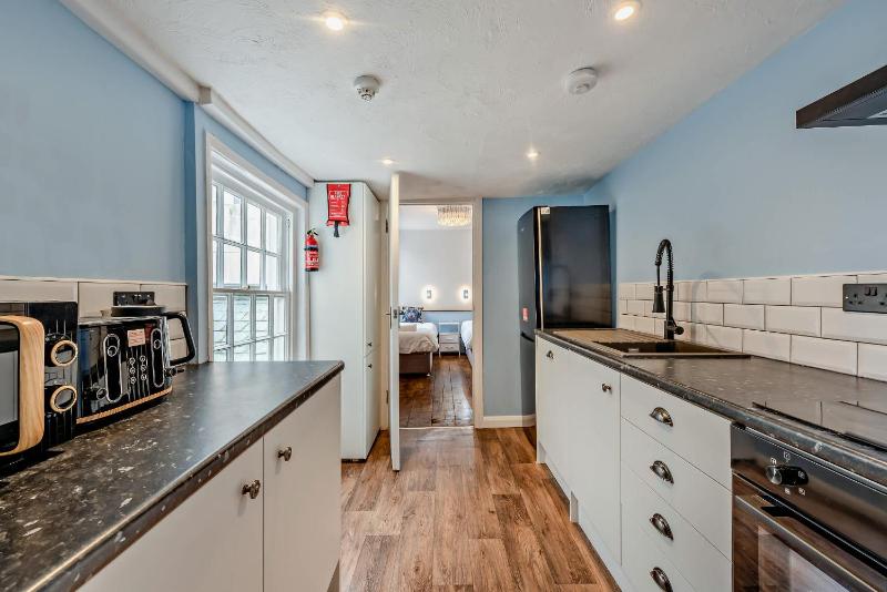 Host & Stay - Regency View - image 16