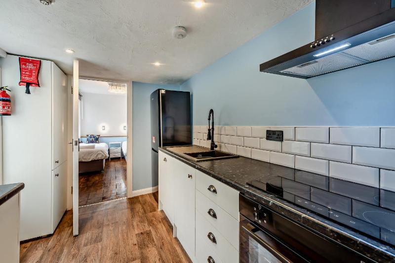 Host & Stay - Regency View - image 8