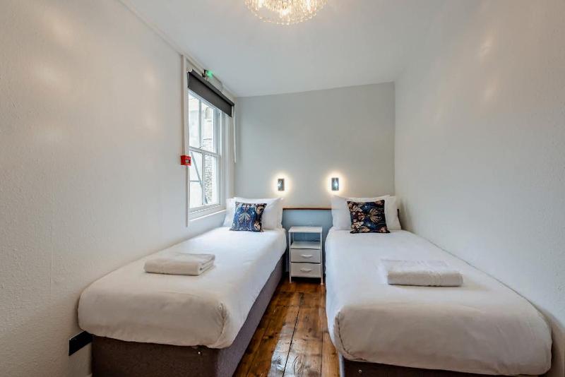 Host & Stay - Regency View - image 14