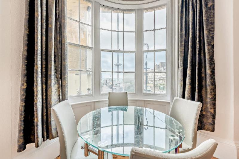 Host & Stay - Regency View - image 15