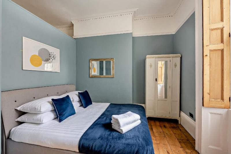 Host & Stay - Regency View - image 6