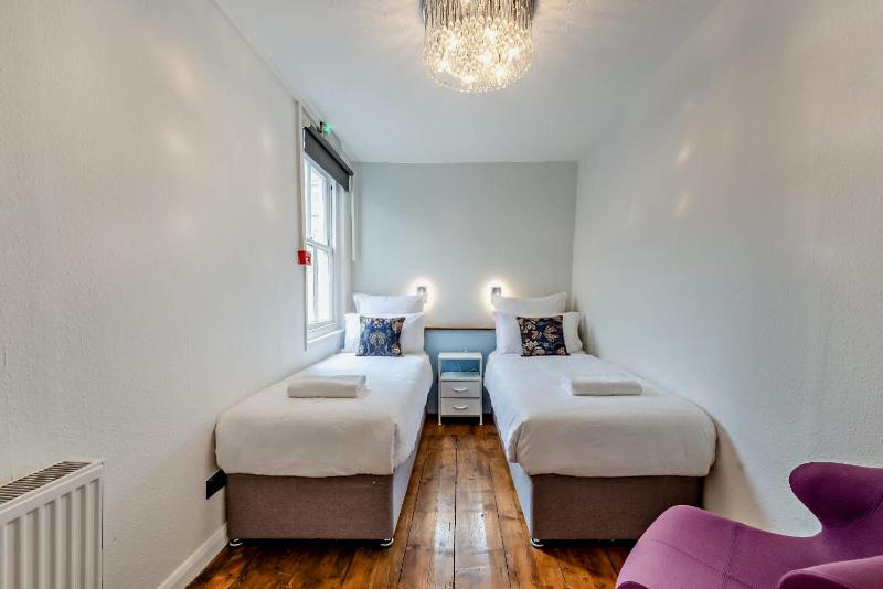 Host & Stay - Regency View - image 10
