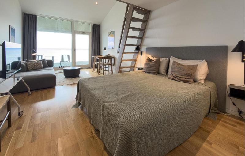 1 Bedroom Gorgeous Apartment In Ebeltoft - image 8