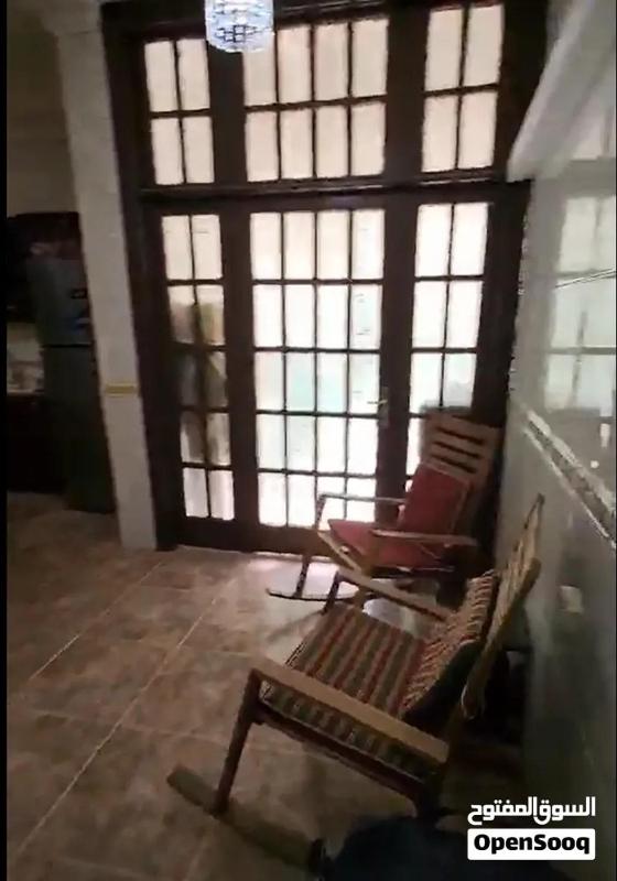 الشميساني شقة أرضية فاخرة مفروشة ثلاث غرف نوم وصالتين مع حديقة تحيط بها - image 11