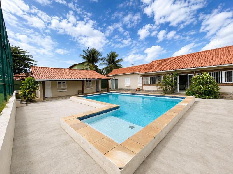 Spacious house with 7 bedrooms 400m from the beach | Pool barbecue area and sports field BZ54 - image 1