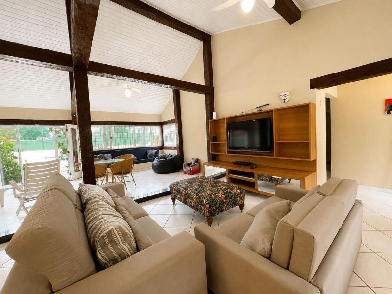 Spacious house with 7 bedrooms 400m from the beach | Pool barbecue area and sports field BZ54 - image 26