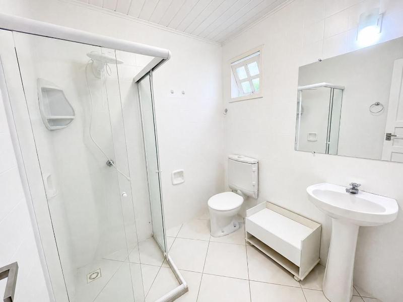 Spacious house with 7 bedrooms 400m from the beach | Pool barbecue area and sports field BZ54 - image 19