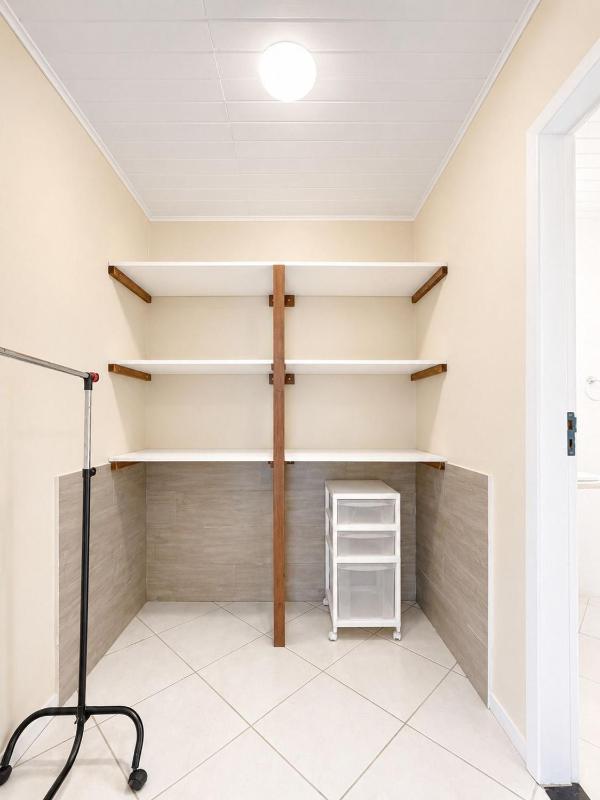 Spacious house with 7 bedrooms 400m from the beach | Pool barbecue area and sports field BZ54 - image 14
