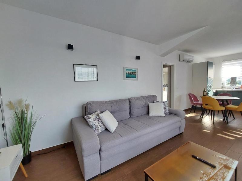 Apartment Prejac by the beach - image 10